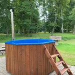 Nooruse Puhkemaja * Uhtna