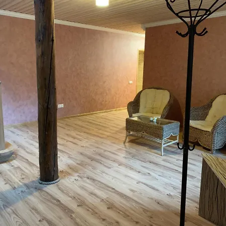 Nooruse Puhkemaja 度假居 Uhtna