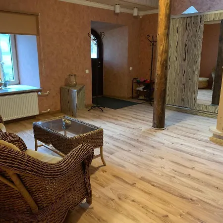 Nooruse Puhkemaja Feriehus Uhtna