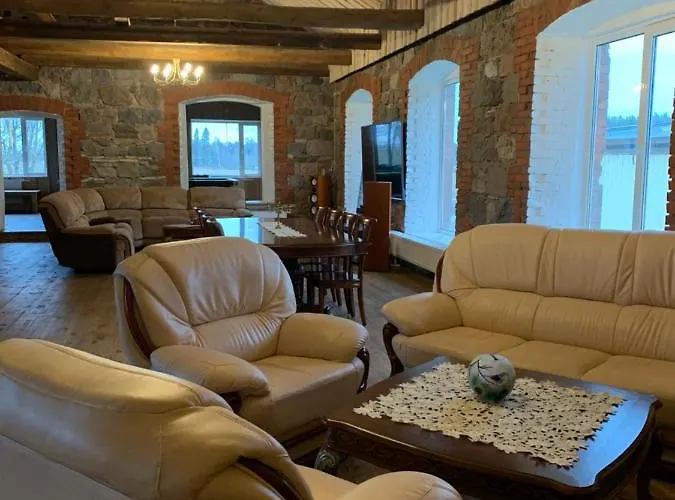 Nooruse Puhkemaja Ferienhaus Uhtna