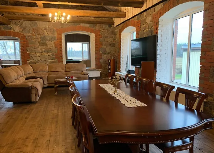 別荘 Nooruse Puhkemaja Uhtna