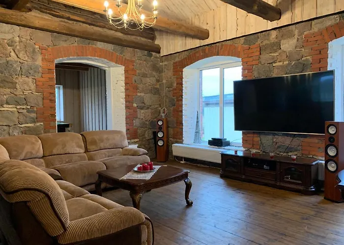 Nooruse Puhkemaja Uhtna